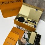 Наушники Louis Vuitton черные.