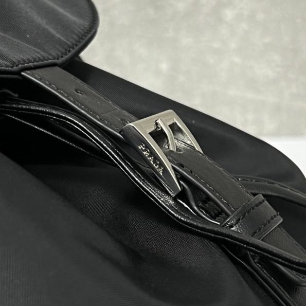 Рюкзак Prada нейлон черный.
