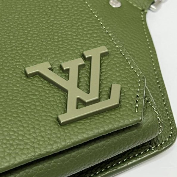 Сумка Бэльтбэк Louis Vuitton зеленая.