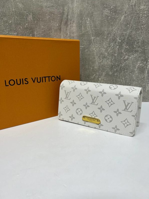 Сумка Кросс боди Louis Vuitton белая.