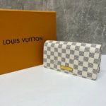 Сумка Кросс боди Louis Vuitton бело серая.
